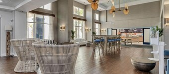 Holiday Inn Express & Sui Destin-miramar Beach