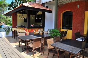 Bar (on property) - Kyriad Prestige Calangute Goa by Othpl (Calangute)