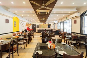 Restaurant - Kyriad Prestige Calangute Goa by Othpl (Calangute)