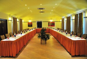 Meeting facility - Kyriad Prestige Calangute Goa by Othpl (Calangute)
