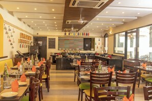Restaurant - Kyriad Prestige Calangute Goa by Othpl (Calangute)