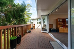 Terrace/patio - Taupo Family Retreat (Taupo)