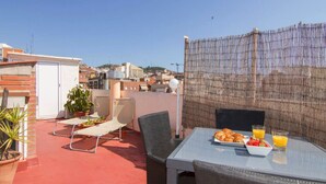 Outdoor dining - TERRACE DUPLEX at SAGRADA FAMILIA/GRACIA by Interhome (Barcelona)