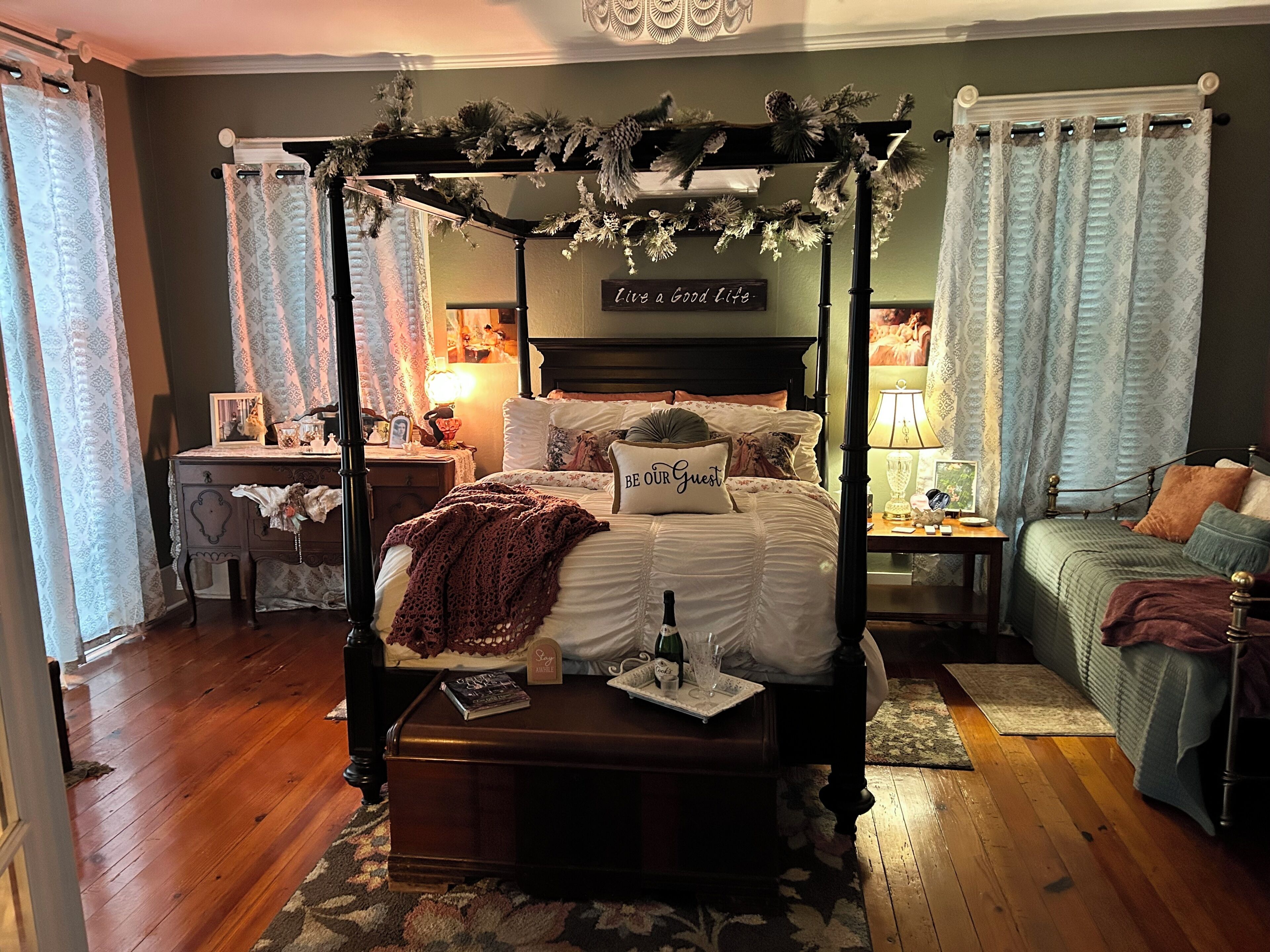 4 bedrooms, WiFi, bed sheets