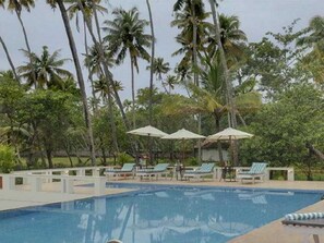 Pool - Abad Turtle Beach (Ambalapuzha)