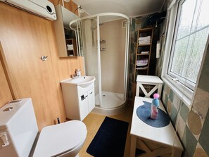 Bathroom - Beach Resort Kamperland - 911 by Interhome (Kamperland)