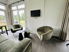 TV - Bungalowpark de Horn -  Floresta 213 by Interhome (Dirkshorn)