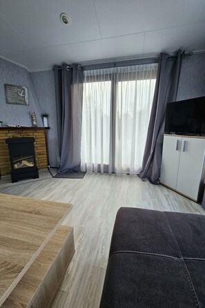 TV - RBR 1033 - Beach Resort Kamperland by Interhome (Kamperland)