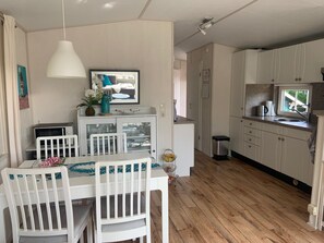 Dining - ZP 470 - Camping de Zandput by Interhome (Vrouwenpolder)