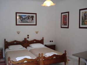 Room - Marina Apartments & Studios (Corfu)