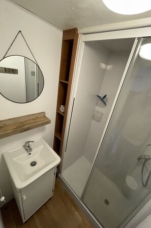Bathroom - RBR 1013 - Beach Resort Kamperland by Interhome (Kamperland)