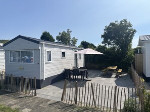 Outdoor dining - DD 58 - Camping de Duindoorn - AIRCO by Interhome (IJmuiden)
