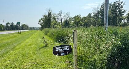 2025 35 foot camper on 1.7 acres & walking distance to Millens Bay, Cape Vincent