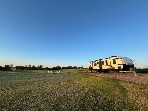 2025 35 foot camper on 1.7 acres & walking distance to Millens Bay, Cape Vincent