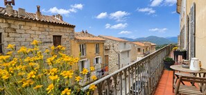 Property grounds - Old renovated T2 in the heart of Sartène, center (Sartène)