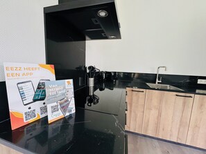 Fridge, microwave, oven, dishwasher - Bungalowpark de Horn - Floresta 215 by Interhome (Dirkshorn)