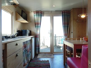 Private kitchen - Camping Hofstede Zonnevliet - Pipo wagen by Interhome (Zonnemaire)