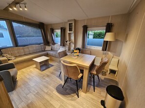Dining - ZP 508 - Camping de Zandput by Interhome (Vrouwenpolder)