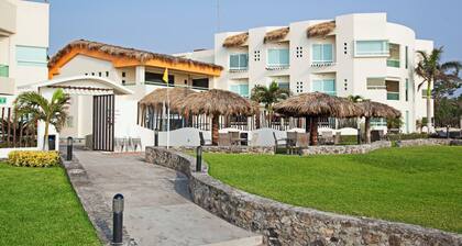 Artisan Family Hotels And Resorts Playa Esmeralda