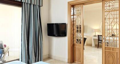 Juweira Boutique Hotel