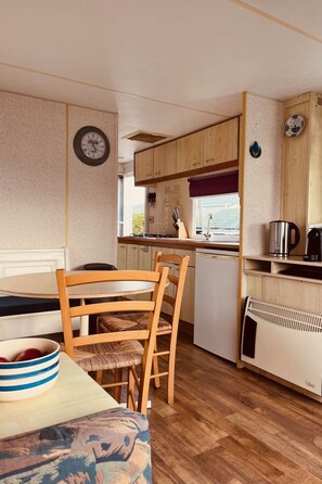 Dining - ZP 340 - Camping de Zandput by Interhome (Vrouwenpolder)