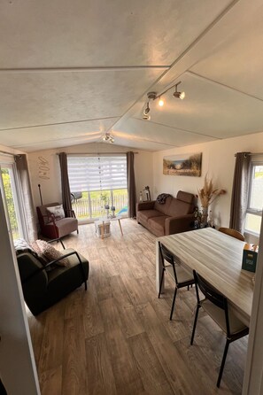 TV - RBR 267 - Beach Resort Kamperland by Interhome (Kamperland)
