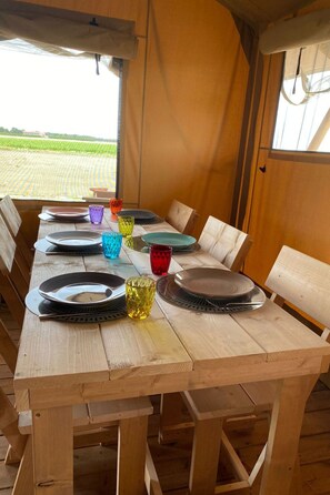 Dining - Camping Hofstede Zonnevliet - Safaritent by Interhome (Zonnemaire)