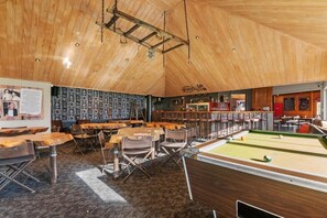 Dining - Smoke Lake Hot Springs Lodge & Camp (Rotorua)