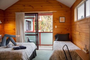 Free WiFi - Smoke Lake Hot Springs Lodge & Camp (Rotorua)