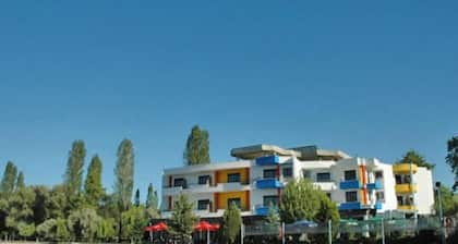 Hotel 1 Maji