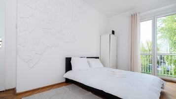 2 bedrooms, iron/ironing board, WiFi, bed sheets