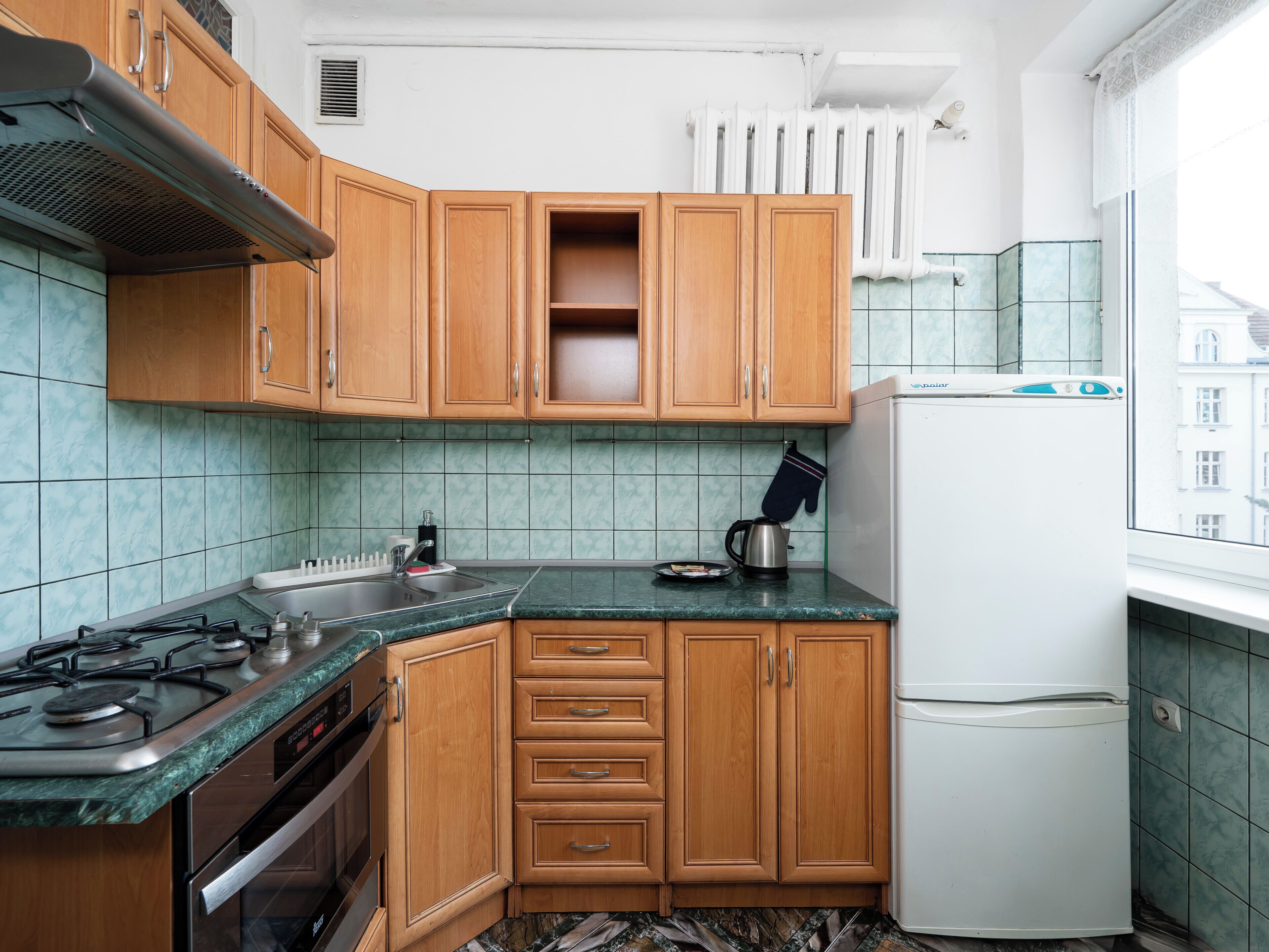 Fridge, oven, stovetop