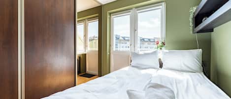 1 bedroom, iron/ironing board, WiFi, bed sheets