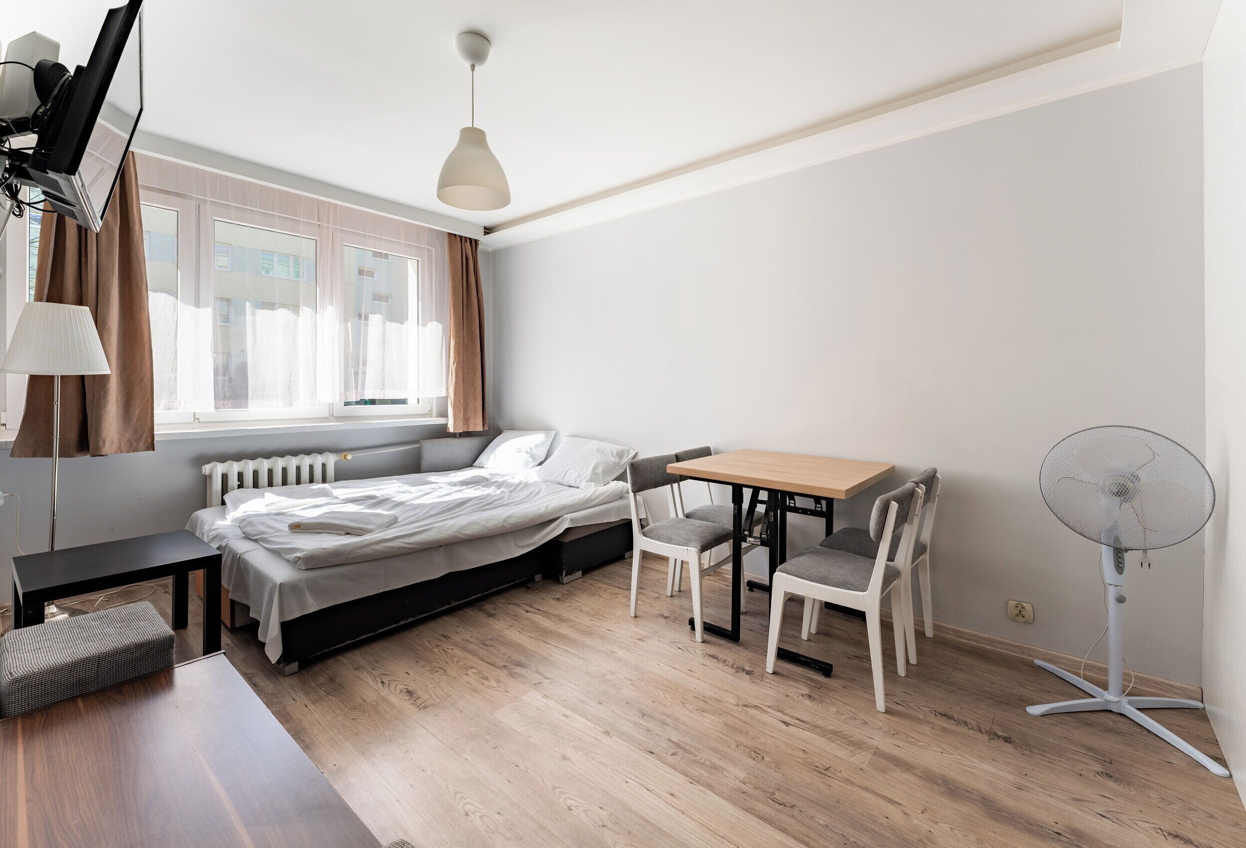 1 chambre, fer et planche à repasser, Wi-Fi, draps fournis