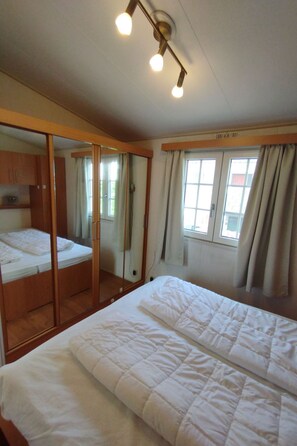 Room - ZP 468 - Camping de Zandput by Interhome (Vrouwenpolder)