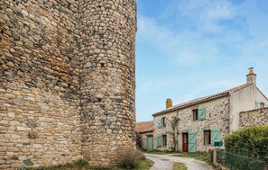 Exterior - Awesome home in Sevremont (Sevremont)