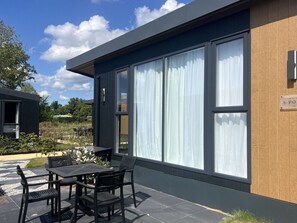 Outdoor dining - Vakantiepark de Zeeuwse Parel – Hotel Chalet by Interhome (Scherpenisse)