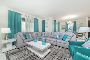 Room - Championsgate Resort Homes and Townhomes (Davenport)