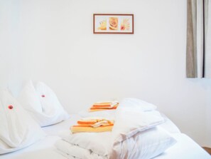 Room - Appartements Alouette, (Samnaun-Dorf). by Interhome (Samnaun)