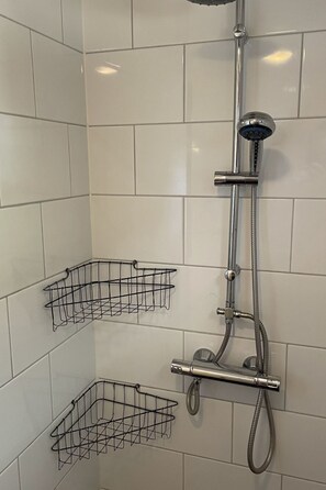 Bathroom - BPW 1155 - Bospark Wolfsven by Interhome (Mierlo)