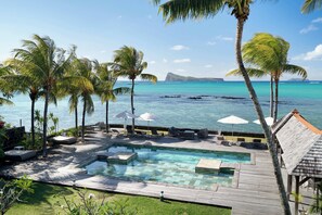 View from property - Cape Point Seafront Suites & Penthouses by LOV (Cap Malheureux)