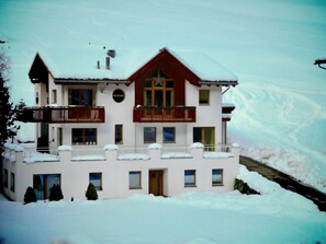 Unclassified image, 3 of 37, button - Apartment MEZPRA142, (Samnaun-Compatsch) by Interhome (Samnaun)