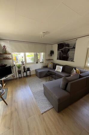 TV - Vakantiepark Klein Vink - 25A by Interhome (Arcen)