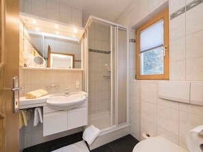 Bathroom - Appartements Alpin Live, (Samnaun-Laret). by Interhome (Samnaun)