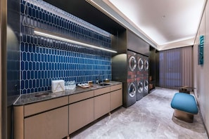 Laundry room - Orange Crystal Hotel - South Yanggao Road, Shanghai New International Expo Center (Shanghai)