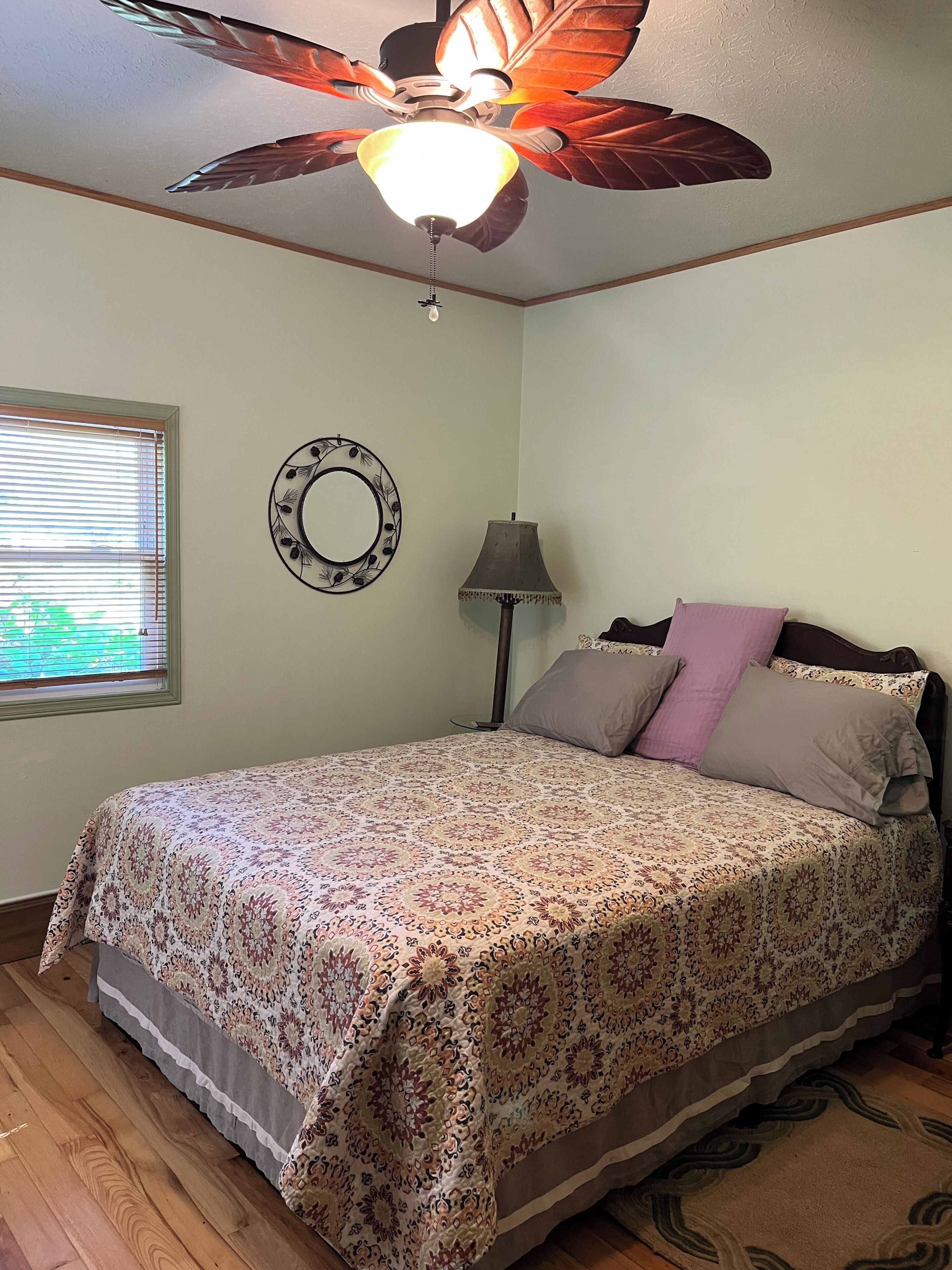 4 bedrooms, iron/ironing board, free WiFi, bed sheets