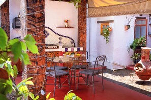 屋外ダイニングエリア