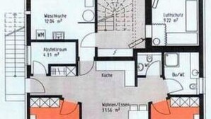 Planta de um hotel com dois quartos, cozinha, sala de estar e banheiro.