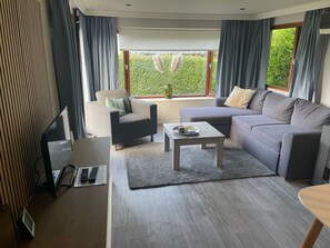 TV - NV 10 - Beach Resort Nieuwvliet Bad by Interhome (Nieuwvliet)