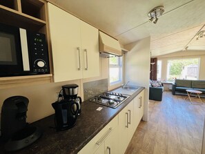 Fridge, microwave, cookware/dishes/utensils - KD 711 - Vakantiepark Kijkduin by Interhome ('s-Gravenhage)